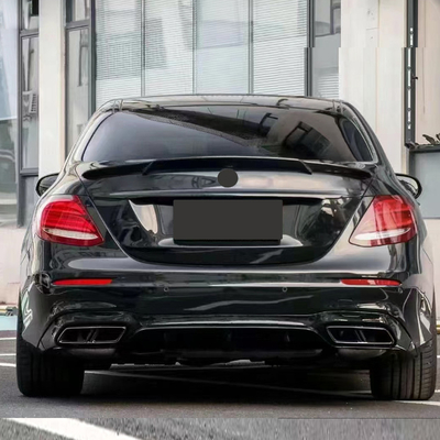 Mercedes-Benz E-Class W213 2016-2020 AMG με τα εξατομικευμένα κιτ μας